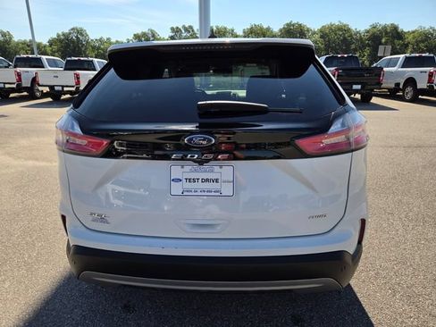 Used 2024 Ford Edge SEL AWD/4WD image 11