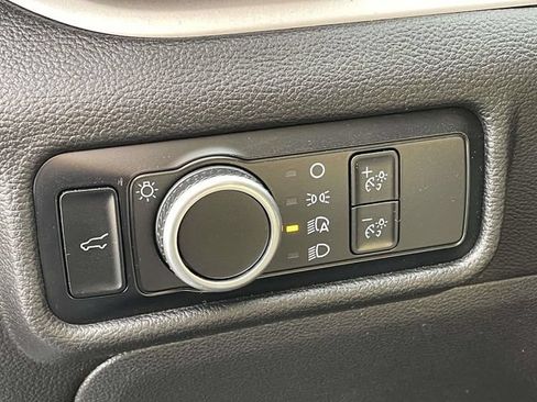 Used 2024 Ford Explorer XLT AWD/4WD image 18