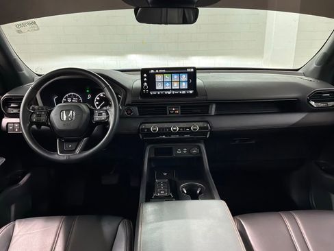 Used 2024 Honda Pilot TrailSport image 6