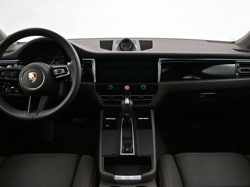 Certified 2026 Porsche Macan image 9