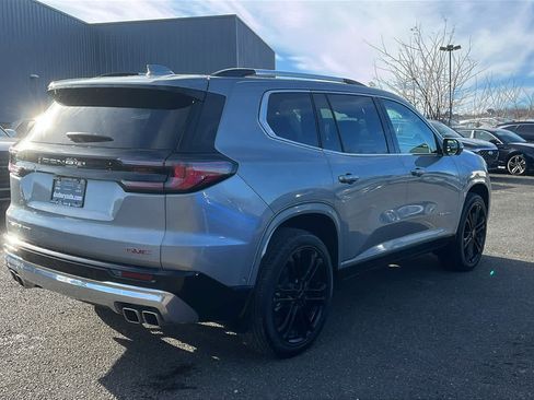 Used 2025 GMC Acadia Denali w/ Super Cruise Package image 6