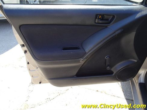 Used 2003 Toyota Matrix AWD image 26
