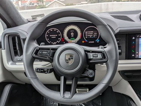 New 2025 Porsche Cayenne Turbo image 15