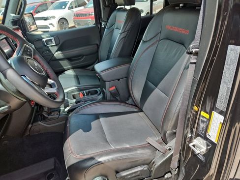 Used 2023 Jeep Gladiator Rubicon w/ Trailer Tow Package AWD/4WD image 18