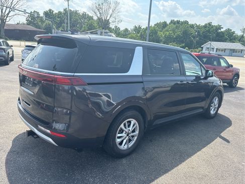 Used 2024 Kia Carnival LX FWD image 5