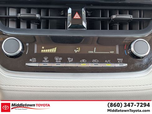 Used 2025 Toyota Corolla Cross L AWD/4WD image 25