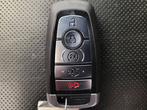 Used 2017 Lincoln MKC Reserve w/ Lincoln MKC Climate Package AWD/4WD image 32