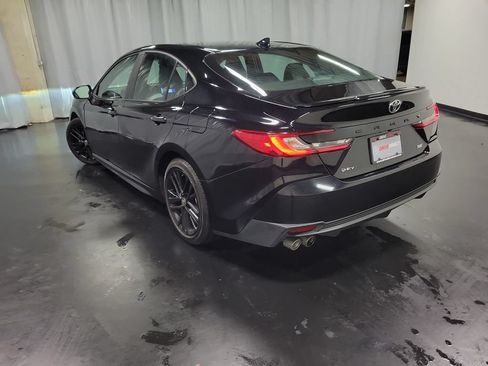Used 2025 Toyota Camry SE FWD image 6