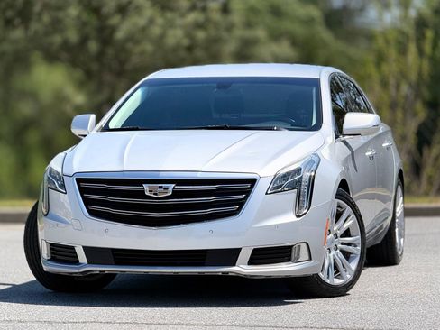 Used 2019 Cadillac XTS Luxury FWD image 2