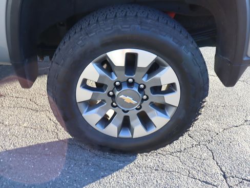 Certified 2025 Chevrolet Silverado 2500 LT w/ All Star Edition image 40