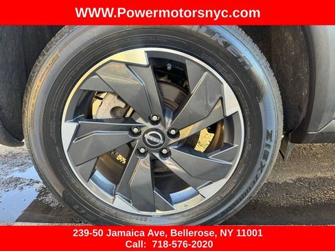 Used 2024 Nissan Rogue SV FWD image 17