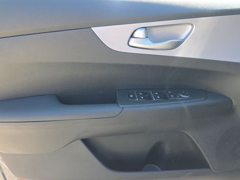 Used 2024 Kia Forte LXS image 17