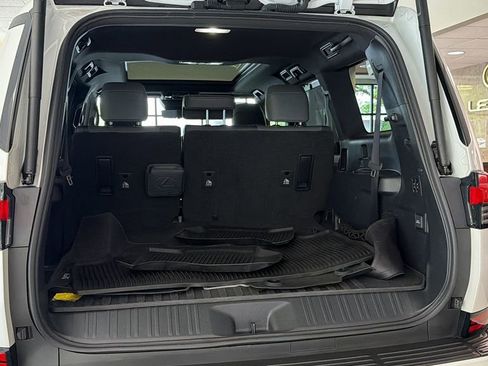 Certified 2024 Lexus GX 550 w/ Accessory Package (2T) AWD/4WD image 17