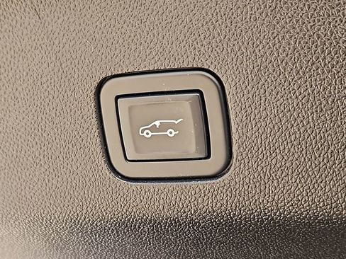 Used 2021 Cadillac Escalade ESV Premium Luxury Platinum image 32