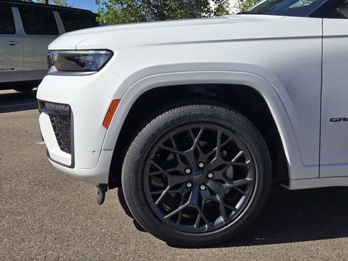 New 2026 Jeep Grand Cherokee L Summit w/ Obsidian Package AWD/4WD image 6