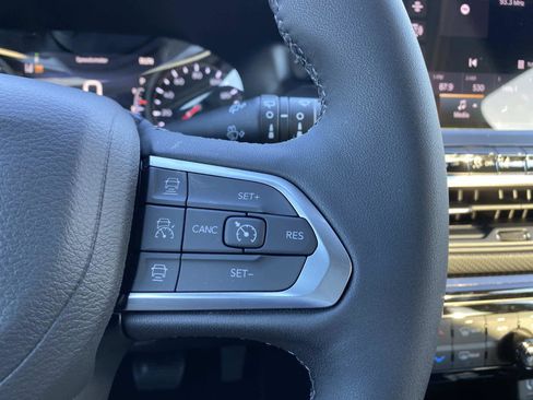 New 2026 Jeep Compass Limited image 12