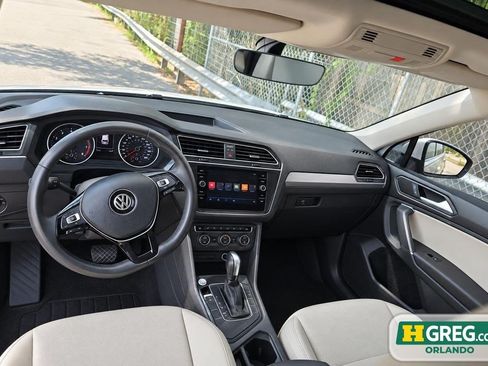 Used 2020 Volkswagen Tiguan SE w/ Panoramic Sunroof Package FWD image 13