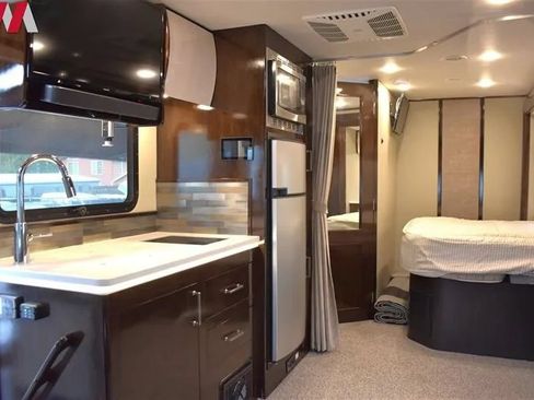 Used 2019 Mercedes-Benz Sprinter 170 image 33