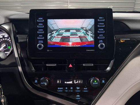 Used 2022 Toyota Camry LE image 24