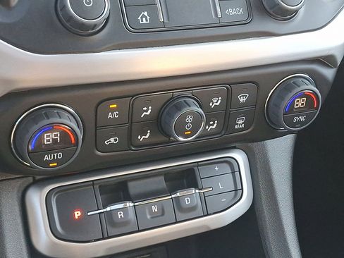 Certified 2023 GMC Acadia SLT w/ Elevation Edition image 17