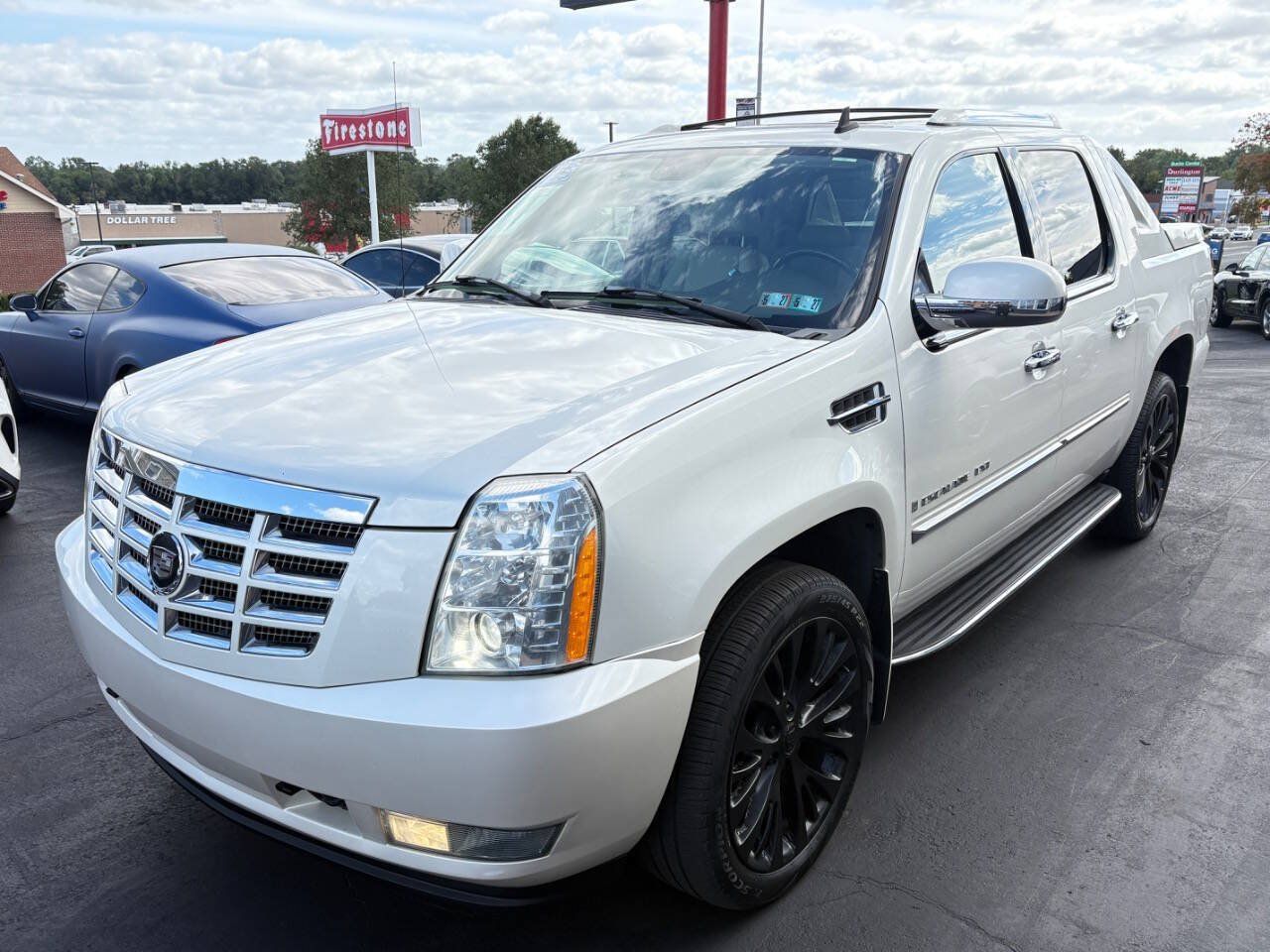Used 2007 Cadillac Escalade EXT w/ Information Package AWD/4WD image 3