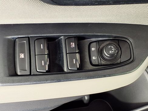 Certified 2025 Subaru Forester image 15