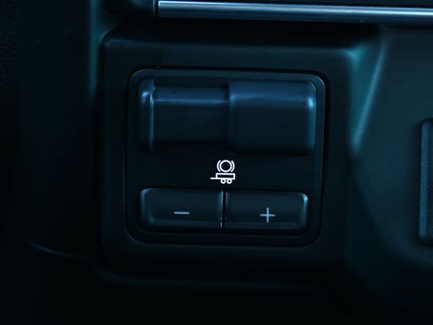 Used 2022 Chevrolet Silverado 2500 Custom w/ Custom Convenience Package image 25