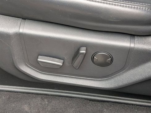 Used 2024 Ford Expedition Max XLT image 17