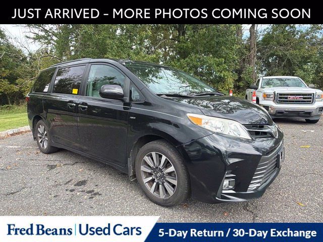 Used 2018 Toyota Sienna XLE w/ XLE Navigation Package AWD/4WD image 1