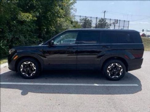 New 2025 Hyundai Santa Fe SE image 2