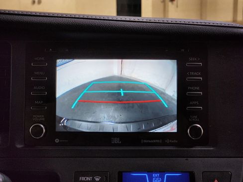 Used 2019 Toyota Sienna SE w/ SE Preferred Package image 29