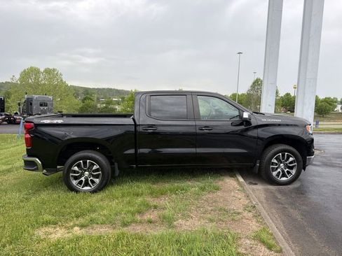 Used 2024 Chevrolet Silverado 1500 LT image 3