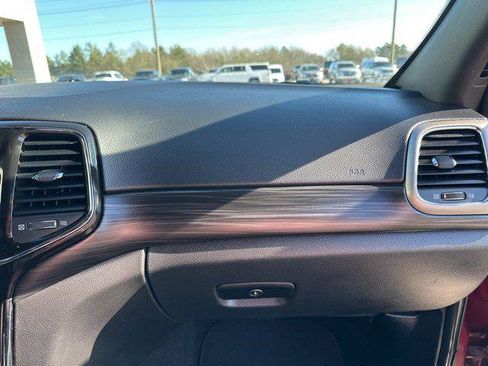 Certified 2021 Jeep Grand Cherokee Laredo X image 46