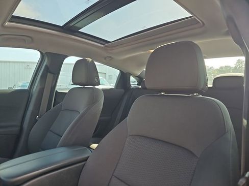 Used 2018 Chevrolet Malibu LT image 14