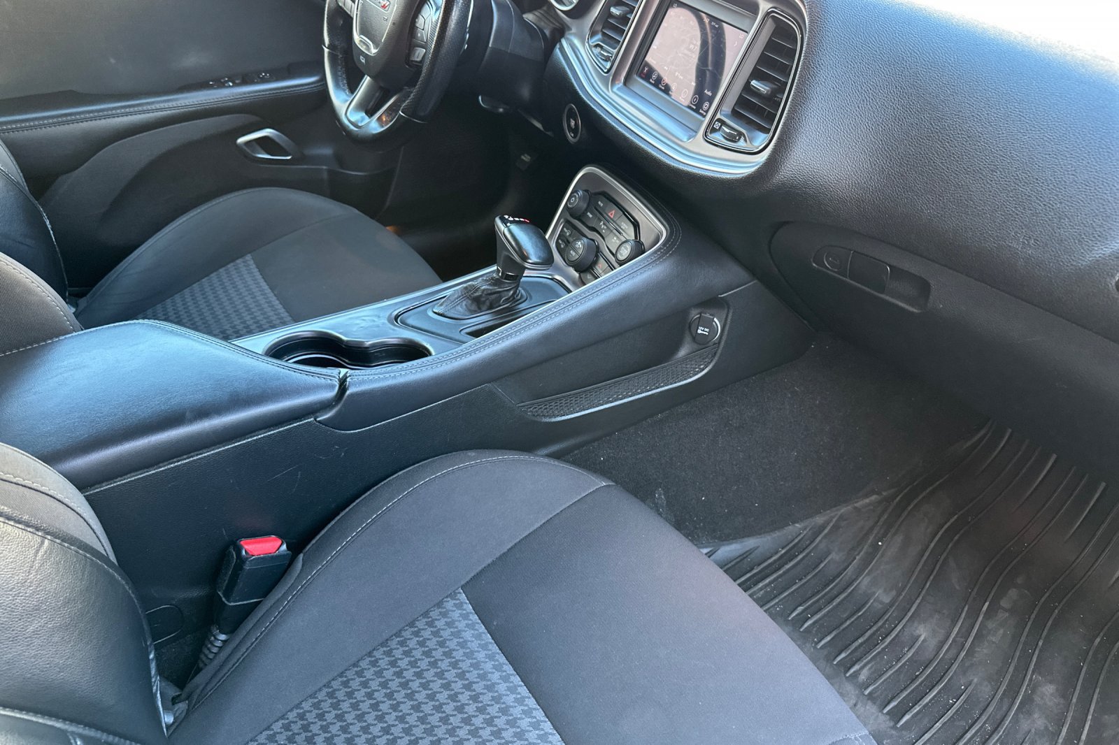 Used 2019 Dodge Challenger R/T RWD image 16