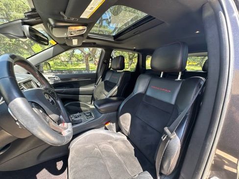 Used 2017 Jeep Grand Cherokee Trailhawk w/ Jeep Active Safety Group AWD/4WD image 11