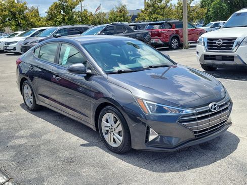 Used 2020 Hyundai Elantra SEL w/ Cargo Package (C1) FWD image 3