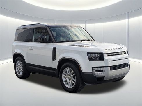 Used 2025 Land Rover Defender 90 S image 4