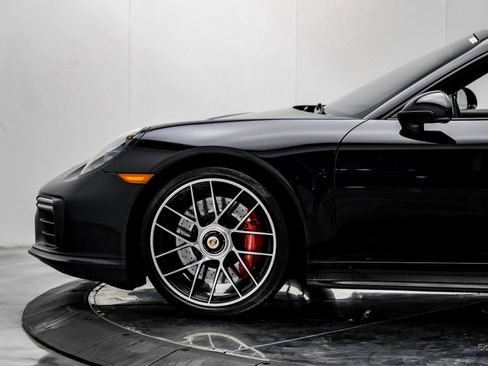 Used 2019 Porsche 911 Turbo image 9