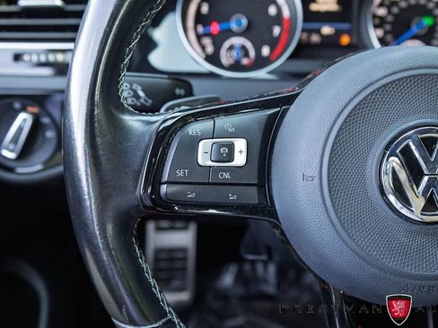 Used 2017 Volkswagen Golf R 4-Door AWD/4WD image 26