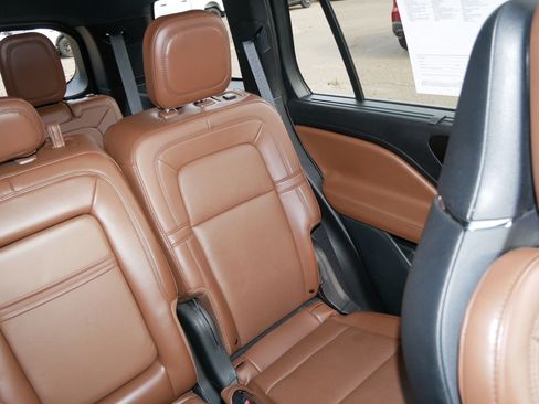 Used 2022 Lincoln Aviator Reserve w/ Equipment Group 201A image 13