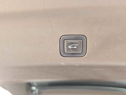 Used 2021 GMC Yukon Denali image 12