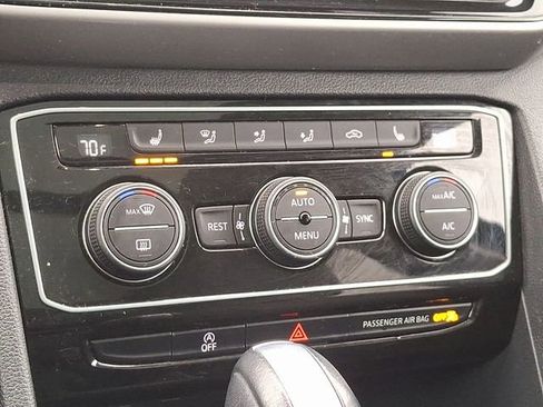 Used 2023 Volkswagen Atlas SEL image 17