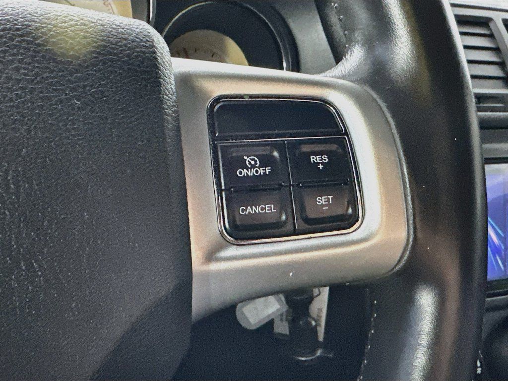 Used 2013 Dodge Challenger SXT RWD image 26