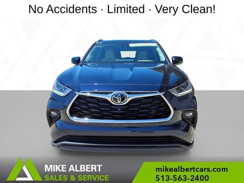 Used 2022 Toyota Highlander Limited AWD/4WD image 2