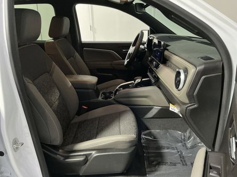 Used 2024 Chevrolet Colorado ZR2 image 33