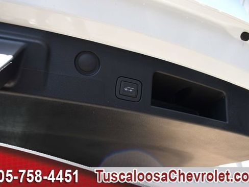 New 2026 Chevrolet Equinox LT w/ Convenience Package II FWD image 9