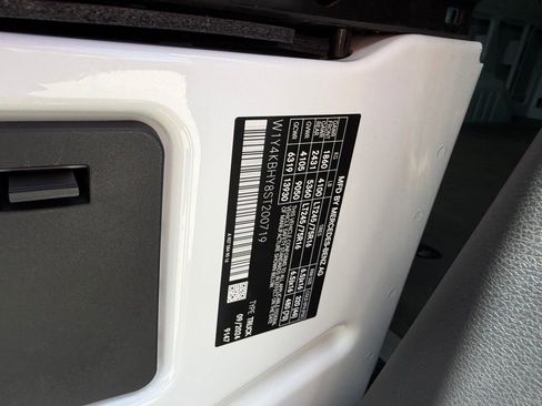 Used 2025 Mercedes-Benz Sprinter 2500 image 14