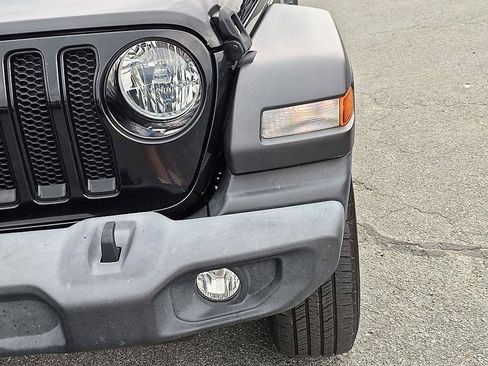 Used 2021 Jeep Wrangler Unlimited Sport AWD/4WD image 9