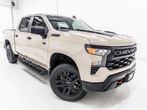 Used 2023 Chevrolet Silverado 1500 Custom Trail Boss w/ LPO, Dark Essentials Package AWD/4WD image 9